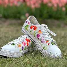 Flower Print Shoe Floral Sneaker Womens Tulip Sneaker Tulip - Etsy Painted Tulips, Flower Print Shoes, Floral Sneakers, Womens Shoe, Summer Shoe, Cute Flowers, Gift Flower, Tulip Design, Print Sneakers