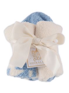 Celebrate your union and get your “something blue” with Shiraleah’s “Bride” Socks. These adorable tall socks feature a white background with sky blue toe and heel color blocks and the word “Bride” down the front in sky blue letters. The perfect height to share their statement above your favorite pair of shoes or slippers, these socks set the tone as you get ready for your big day. Pair with the matching “Brides Maid” Socks or other items from the Hitched collection to complete your bridal celebr Blue Q Socks, Spa Wraps, Blue Toes, Tall Socks, Blue Q, Accessories Display, Framed Gifts, Frame Decor, Something Blue