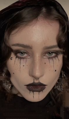 Witch Halloween Costume Make Up, Simple Witchy Makeup, Witch Halloween Costume Makeup, Witches Make Up, Witch Makeup Simple, Spooky Witch Makeup, Witch Makeup Ideas Halloween, Make Up Bruja, Makeup Bruja Halloween