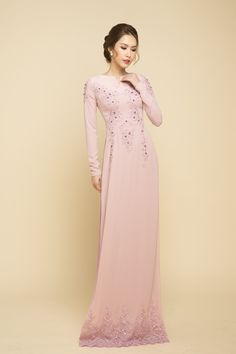 Scoop neck Material: Crepe, lace, beading Long sleeves Type: Modern ao dai Traditional Gown, Traditional Gowns, Dress Pesta, Vietnamese Traditional Dress, Garment Cover, Shalwar Kameez, Women's Wear, Trending Dresses, Grey Long Sleeve