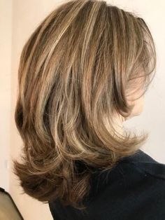 Bem na foto: +20 Cortes para cabelos longos Medium Hair Styles For Women, Haircuts For Medium Length Hair, Super Hair, Long Blonde, Long Blonde Hair, Shoulder Length Hair, Medium Length Hair Cuts