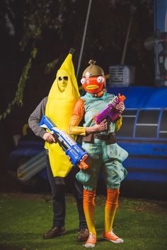 Pj Fortnite, Fortnite Costume Ideas, Halloween Costumes Fortnite, Peely Fortnite Costume Diy, Diy Fortnite Costume, Fortnite Halloween Costume, Fortnite Costume Boys, Fortnite Halloween Skins