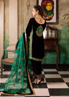 Velvet Pant, Pakistani Designer Clothes, Velvet Shawl, Green Embroidery, Dark Fabric, Velvet Collection, Plain Fabric