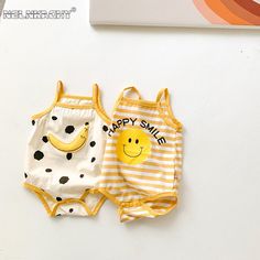 Yellow Mellow Smile bodysuit Material: Cotton *Please choose your normal size Newborn Overalls, Luxe Boutique, Print 3d, Baby Yellow, Stylish Baby, Newborn Boy, Happy Smile, Baby Essentials, Baby Grows