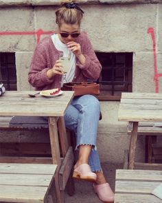 Clog Shoes Outfit, Pink Clogs, Postman Bag, Clog Shoes