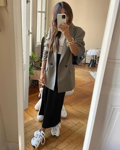 Glow Up Planner, New Balance Outfit, Outfit Primavera, Pullover Outfit, Neue Outfits, Mode Casual, Stylish Work Outfits, Casual Work Outfits