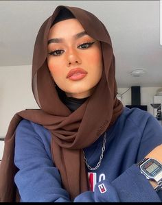 Hijab Makeup, Hijabi Fits, Simple Hijab, Hijab Style Tutorial, Modern Hijab Fashion, Stylish Hijab