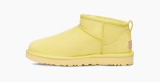 Classic Ultra Mini Boots Slippers, Ugg Classic Ultra Mini, Womens Ugg Boots, Ugg Classic, Classic Boots, House Shoes, Slipper Shoes, Suede Heels, Timberland Boots