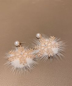 Modern White Fuzzy Fur Fluffy Snowflake Drop EarringsMade of fine Fuzzy Fur Fluffy Snowflake.Measurement: 5cm/1.95" * 2.5cm/0.975". Matches easily with daily hairstyle, dresses & Shirts White Winter Party Jewelry, Elegant Winter Earrings For Party, White Snowflake Earrings For Winter, White Snowflake Earrings For Christmas, Daily Hairstyles, Modern Earrings, Drop Earrings, Hair Styles, Pink