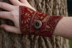 Mundo Hippie, Selling Handmade Items, Steampunk Accessories, Wrist Wrap, Fabric Cuff, Wrist Cuffs, Fabric Jewelry