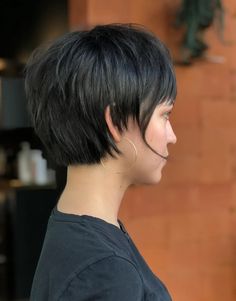 Short Grey Haircuts, Kort Bob, Grown Out Pixie, Shaggy Pixie, Longer Pixie Haircut, Gray Hair Cuts, Long Pixie, Short Pixie Haircuts, Trending Hairstyles