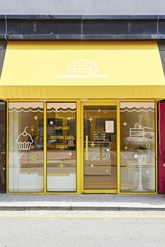 컵케이크집 인테리어 Tea Store Design, Cake Shop Design, Mini Cafe, Bakery Shop Design, Small Cafe Design, Cafe Shop Design, Tea Store, Shop Front Signage, Small Cafe