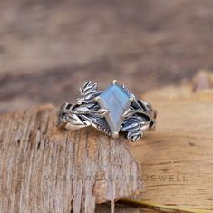 Labradorite Ring, Silver Branches Ring, Celestial Ring, 925 Sterling Silver Ring, Kite Cut Ring, Handmade Nature Inspired Ring, Gift For Herr SHOP LINK:- https://www.etsy.com/shop/MaaShabashibaJewell?ref=seller-platform-mcnav 》D E T A I L S《 Gemstone: Natural Labradorite                     Gem Color: Black                      Gem Shape: Kite                         Gem Category: Cut                    Metal: 925 Sterling Silver Purity: 925 Parts Per 1000 Setting Type: Channel Set Silver Polish Sterling Silver Gemstone Rings With Nature-inspired Style, Nature-inspired Sterling Silver Ring Stamped 925, Nature-inspired Sterling Silver Ring, Nature-inspired Untreated Rings For Anniversary, Untreated Nature-inspired Rings For Anniversary, Silver Moonstone Ring With Nature-inspired Style, Untreated Sterling Silver Rings - Fine Jewelry, Nature-inspired Sterling Silver Crystal Promise Ring, Nature-inspired Sterling Silver Moonstone Promise Ring