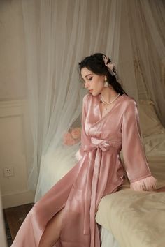 Silky Satin Bridal Nightgown
Fabric name: Satin, cool fabric
Main fabric composition: Polyester fiber (polyester)




Robe Size/cm


Length


Bust


Sleeve


Fit weigh


Sling Size/cm


Bust


Length


Fit weigh




M


110


108


55


40-50kg


M


78


72


40-50kg




L


112


112


57


50-55kg


L


82


74


50-55kg




XL


114


118


59


55-65kg


XL


86


76


< Robe Bridesmaids, Fancy Robes, Bridal Nightwear, Bridal Nightgown, Luxury Nightwear, Robe Wedding, Satin Nightgown, Pj Party, Elegant Lingerie