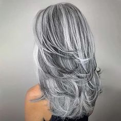 New Long Hairstyles, Feathered Hair Cut, Κούρεμα Bob, Salt And Pepper Hair, Long Gray Hair, Long Layered Haircuts, Grey Hair Color, Long Layered Hair, Haircuts For Long Hair