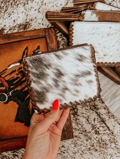 This genuine leather and cowhide coin purse is the perfect accessory for anyone looking for a stylish and functional way to carry their ID and credit cards. The western-inspired design with wrapped border detailing adds a touch of flair, while the spacious interior provides plenty of room for all your essentials. Dimen Summer Clearance, Down South, Hats For Sale, Credit Cards, Accessories Shop, Set Dress, Accessories Hats, Coin Purse, Jewelry Accessories