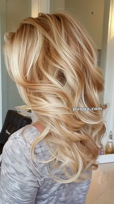 blonde-hair-with-lowlights-161 Blonde With Cinnamon Lowlights, Cinnamon Swirl Hair Color, Dark Blonde To Brunette, Swirl Hair Color, Blonde Hair With Copper Lowlights, Blonde To Brunette, Hair Color Inspiration, Blonde Hair With Lowlights, Hair With Lowlights