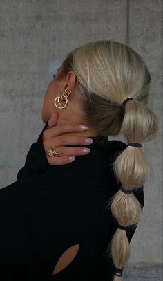 Fashion Model Hairstyle, Aesthetic Up Hairstyles, Hair Back Hairstyles, Skl Hairstyles, Hair Bow Style, Up Hair Styles, Haircut Selfie, Photo Hijab, Cute Hairstyle