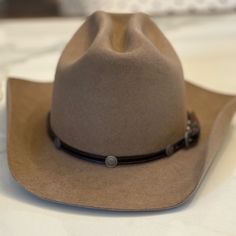 American Hat Co. Cowboy Hat, 3x Felt, Purchased From The Hat Store In Houston In The ‘80s. Pristine Condition. Original Box. Size 7. Vintage Brown Hat For Western-themed Events, Vintage Brown Hat For Ranch, American Straw Cowboy Hat, Adjustable Brown Western Hat, Cowboy Hat Cheap Tan Brown, Vintage Cowboy Hat, American Hat, Hat Stores, Vintage Cowboy