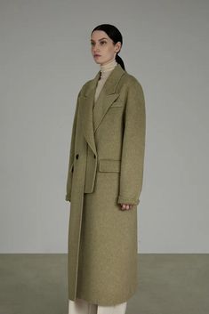 Green Wool Coat For Work, Chic Green Wool Coat For Winter, Chic Long Green Wool Coat, Chic Green Long Wool Coat, Elegant Oversized Green Outerwear, Elegant Green Oversized Outerwear, Chic Green Wool Outerwear, Elegant Green Wool Coat, Oversized Green Wool Outerwear