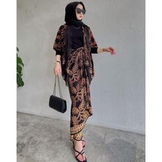 fit to XXL Houseofkinkin Traditional Patterned Kaftan With Batik Print, Traditional Black Batik Print Kaftan, Traditional Black Kaftan With Batik Print, Batik Blouse, Ethnic Dress, Caftan Dress, Dress Boho, Bohemian Dress, Blouse Dress