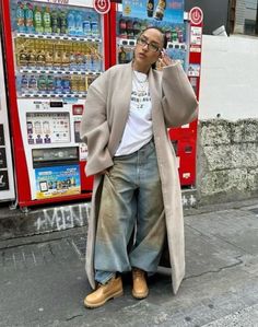 Oversized Coat Outfit, Outfit Inspo Baggy, 2025 Wishes, Oversize Outfit, Fashion Trend Forecast, Autumn Fits, Baggy Style, Thrift Fashion