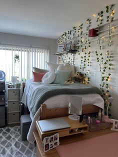 guys dorm room ideas decor college graduation party ideas for guys decoration dorm room modern dorm room ideas for guys decorations college dorm room decor ideas for guys dorm room decor ideas for guys guys dorm room decorations decorating ideas dorm room ideas for guys decorations Dorm Room With Fairy Lights, Dorm Room Realistic, Retro Dorm Room Ideas, Vintage College Dorm, Guys Dorm Room Ideas, Dorm Room Minimalist, Graduation Party Ideas For Guys, College Dorm Room Ideas Aesthetic, Dorm Room Ideas Aesthetic