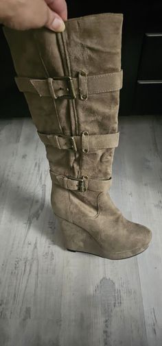 Midwest Grunge, Brown Heel Boots, Platform Wedge Boots, Mcbling Trashy Y2k, Knee High Wedge Boots, Brown Heeled Boots, 90s Y2k Fashion, Platforms Sneakers, Pretty Sneakers