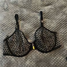 Front Hook Up Black Sexy Victoria Secret Bra Size 38dd Never Worn. Victory Secret Bras, Victory Secret, Victoria Secret Bras, Bra Sizes, Black Cream, Victoria Secret, Women's Intimates, Victorious, Victoria's Secret