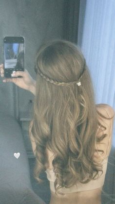 Fairy Hairstyles, Old Money Hairstyles, Hairstyles Female, Hair Styles For Long Hair, Styles For Long Hair, Hairstyle Examples, Fairy Hair, Ribbon Hairstyle, Hairdos For Curly Hair