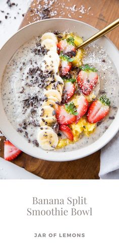 Banana split smoothie in a bowl. Banana Split Smoothie, Smoothie Bowl Base, Vegan Thanksgiving Recipes, Iced Tea Recipes, Vegan Comfort Food, Vegan Thanksgiving, Breakfast Bowl, Lemonade Recipes