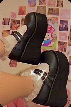 Indie Y2k Aesthetic, Bratz Shoes, Goth Shoes, Boho Winter, Indie Y2k, Dr Shoes, Aesthetic Cottagecore, Kawaii Shoes