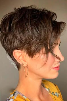 Long Pixie Cut, Kort Bob, Wedge Haircut, Pixie Haircut Styles, Long Pixie Cuts, Long Pixie, Penteado Cabelo Curto, Pixie Haircuts, Short Pixie Haircuts