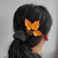 Add a whimsical finish to your fall wedding. Inspired by the colours of the autumn branches- fall leaf hair comb! Autumn hairpiece- cowboys hair accessory suitable for long hair. Autumn leaves have an imprint of natural leaves, no mold used. Incorporating Eva foam  leaves can infuse a unique touch into the design. This would be a creative choice for your autumn hairdo, suitable for occasions like Thanksgiving Day, festive parties, and other celebrations throughout the season. Autumn hair accessory with pine cone is a wonderful for forest wedding, a yellow wedding, outdoor wedding. Apart from the hairstyle, I can also make leaves for table decoration, candlesticks, bottles... Very suitable accessory for an elegant look of a bride at her special event. *Dimensions:  - approximately 3/3,5 inc Fall Hair Accessories, Burnt Orange Hair, Autumn Hair Accessories, Outdoor Outfits, Autumn Hair, Forest Party, Wedding Inspired, Wedding Outdoor, Fall Leaf