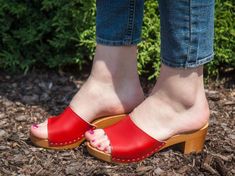 Open Toe Beige Clogs With Wooden Heel, Lotta Clogs, Summer Clogs, Vintage Clogs, Style Clogs, Sandal Design, High Heel Clogs, Swedish Clogs, Wooden Sandals