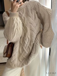 Lasaky - Classy Womens Solid Crew Neck Cable Knit Sweater with Casual Long Sleeves and Oversized Fit Oversized Cable Knit Sweater, Outfit Converse, Knit Sweater Outfit, Skandinavian Fashion, Oversized Pullover, Sweaters Online, Looks Chic, Yellow Fabric, Mode Inspo