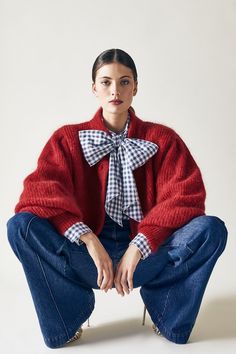 Denim On Denim, Red Sweater, Mode Inspo, Long Puff Sleeves, 가을 패션, Mode Vintage, Looks Style, Outfit Casual