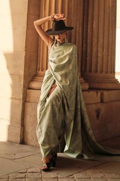 Kaya Silk Green Block Print One Minute Saree Petticoat Saree, Gujarati Saree, Green Block Print, Saree Pattern, One Minute Saree, Saree Work, Greenish Grey, Model Blouse, Stitched Saree