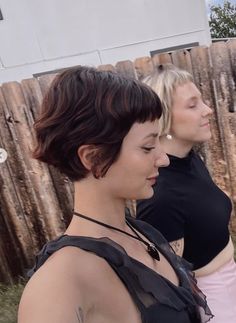 Tiny Bob Haircut, Mid Length Pixie Haircut, "shixie" Haircut, Growing Out Shaved Side, Micro Fringe Short Hair, Short Edgy Bob, Bisexual Haircut Short Hair, Pixie Fine Hair, Pixie With Baby Bangs