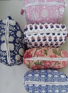 Large Toiletry Bag, Indian Block Print, Creation Couture, Cosmetic Pouch, Cute Bags, Cotton Quilts, Wash Bags, Cosmetic Bags, Toiletry Bag