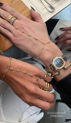 Luxury Jewelry Stack, Gold Bracelets Stacked, Rings Style, Indie Jewelry, Nail Jewelry, Expensive Jewelry