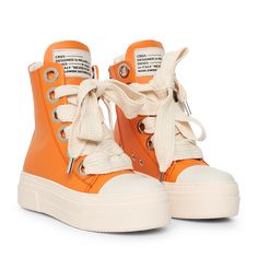 Concept Sneakers, Silly Clothes, Pretty Shoes Sneakers, Color Crema, Orange Shoes, Brand Concept, Shoes Handmade, Sneakers For Men, Pretty Shoes