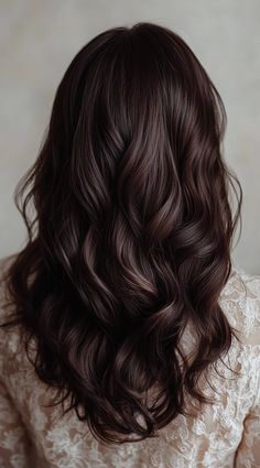 Top 31 Winter Hair Colors for Brunettes: Stylish Ideas to Keep You On-Trend This Season Hair Color Ideas For Brunettes For Fall, Winter Brown Hair Color, Winter Brown Hair, Winter Hair Colors For Brunettes, Hair Colors For Brunettes, Colors For Brunettes, Winter Hair Colors, Fall Hair Color For Brunettes, Hair Aesthetic