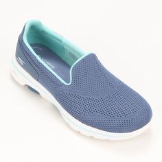 Tênis Skechers Go Walk 5 Ocean Sparkle Feminino - 43-DescriçãoAposte no conforto e qualidade do Tênis Feminino da Skechers para te acompanhar na hora de trabalhar ou curtir os momentos de lazer.Extremamente macio e confortável, o modelo possui um cab... Ocean Sparkle, 5 Oceans, Walking, Sparkle