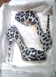 Ohhhh my Heels Tumblr, Leopard Shoes, Leopard Heels, Crystal Shoes, Fabulous Shoes, Hot Shoes, Snow Leopard, Shoe Closet, Crazy Shoes