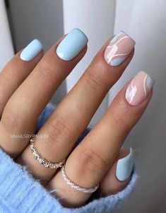 Simple Nails On Natural Nails, Subtle Gender Reveal Nails, Modest Nail Designs, Square Beach Nails, Acrylic Nail Ideas For School, Subtle Summer Nails, Hawaii Nails Ideas, Squoval Nail Designs, Light Blue Nail