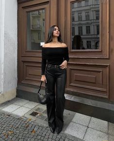 Leather Pant Going Out Outfit, Fall 2024 Date Night Outfits, Looks Night Out, Dark Green Sweater Outfit, Fall Going Out Outfits Bar, Going Out Outfits Bar, New Years Party Outfit, Blackest Black, Winter Fashion Outfits Casual