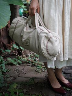 Composition : linenColor : Linen travel bagCountry of Origin : KOREA Travel Bags With Pockets In Natural Color, Beige Tote Shoulder Bag For Overnight Trips, Beige Tote Weekender Bag For Overnight Trips, Beige Travel Bag With Large Capacity, Beige Large Capacity Travel Bag For Trips, Large Capacity Beige Travel Bag For Trips, Beige Linen Travel Canvas Bag, Beige Linen Canvas Travel Bag, Beige Linen Canvas Bag For Travel