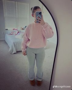 Light Pink Crewneck Outfit, Modest Casual Outfits, Cute Outfits With Leggings, Autumn School Outfit, Cute Nike Outfits, Clueless Outfits, Winter Fashion Outfits Casual, Cute Lazy Outfits