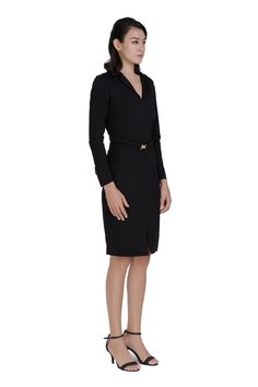 This is a dress model that is both beautiful, showing personality but still suitable for culture, elegant office clothes, elegant colors but still trendy, respecting personality for women when going to work. The dress is designed with a formal, pencil shape with a belt at the waist. High-quality fabric, waist detail, and notched collar have the effect of creating a slimmer, taller feel, combining youthful red tones and long sleeves to add an elegant touch, helping women stand out in the office. Elegant Long Sleeve Midi Dress With Belted Cuffs, Black Belted Midi Dress For Semi-formal Occasions, V-neck Belted Midi Dress For Office, Elegant V-neck Belted Dress For Evening, Elegant Bodycon Dress For Office, Elegant Bodycon Pencil Dress For Office, Elegant Bodycon Dress With Pencil Skirt For Office, Black Belted Business Dress, Elegant Semi-formal Dress With Fitted Waist